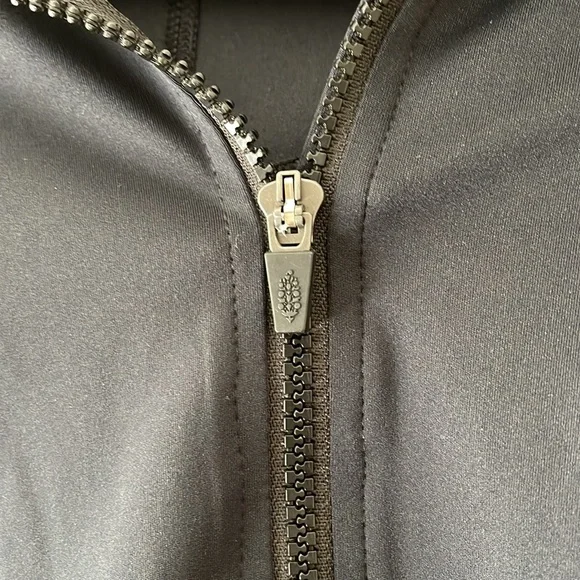 Free People Movement Run The Course Half Zip in Black NWT - Picture 15 of 16